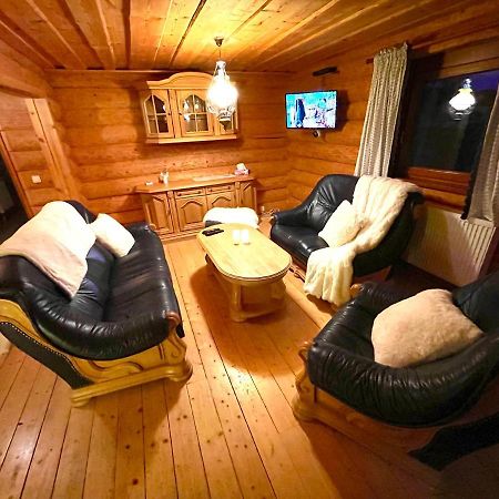 Trinity Log Cabin Wellness Resort สตราบา ภายนอก รูปภาพ