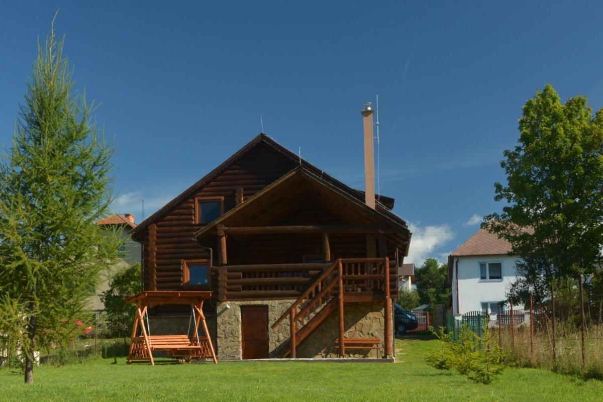 Trinity Log Cabin Wellness Resort สตราบา ภายนอก รูปภาพ