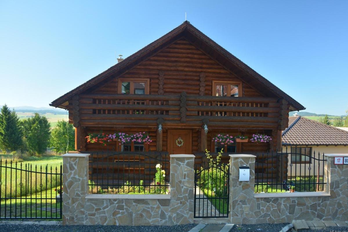 Trinity Log Cabin Wellness Resort สตราบา ภายนอก รูปภาพ