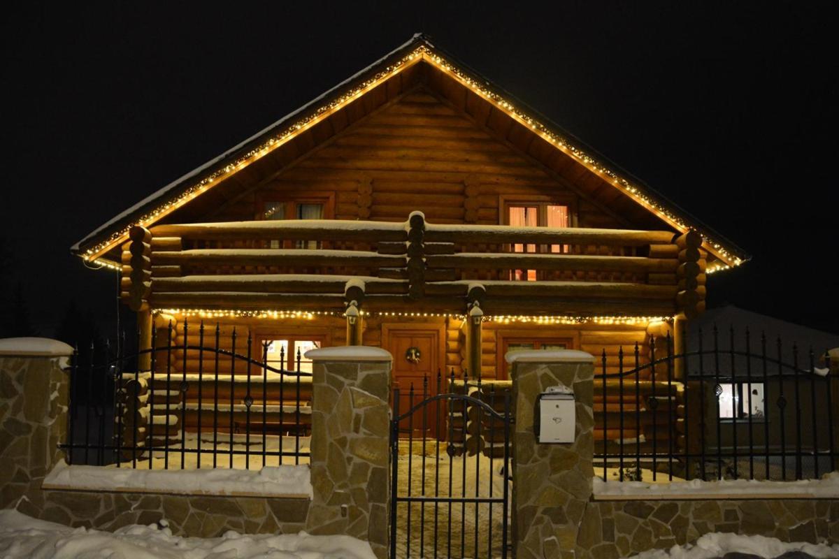 Trinity Log Cabin Wellness Resort สตราบา ภายนอก รูปภาพ