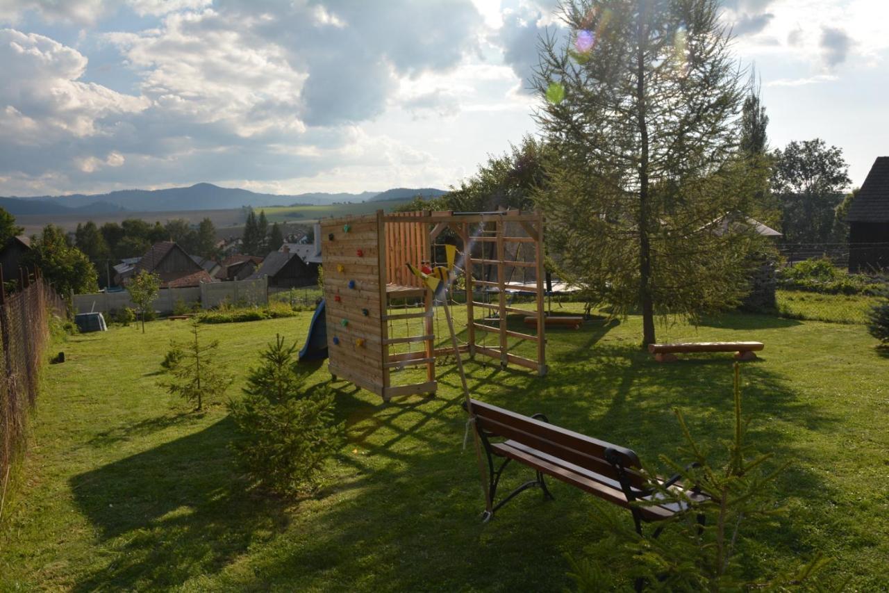 Trinity Log Cabin Wellness Resort สตราบา ภายนอก รูปภาพ