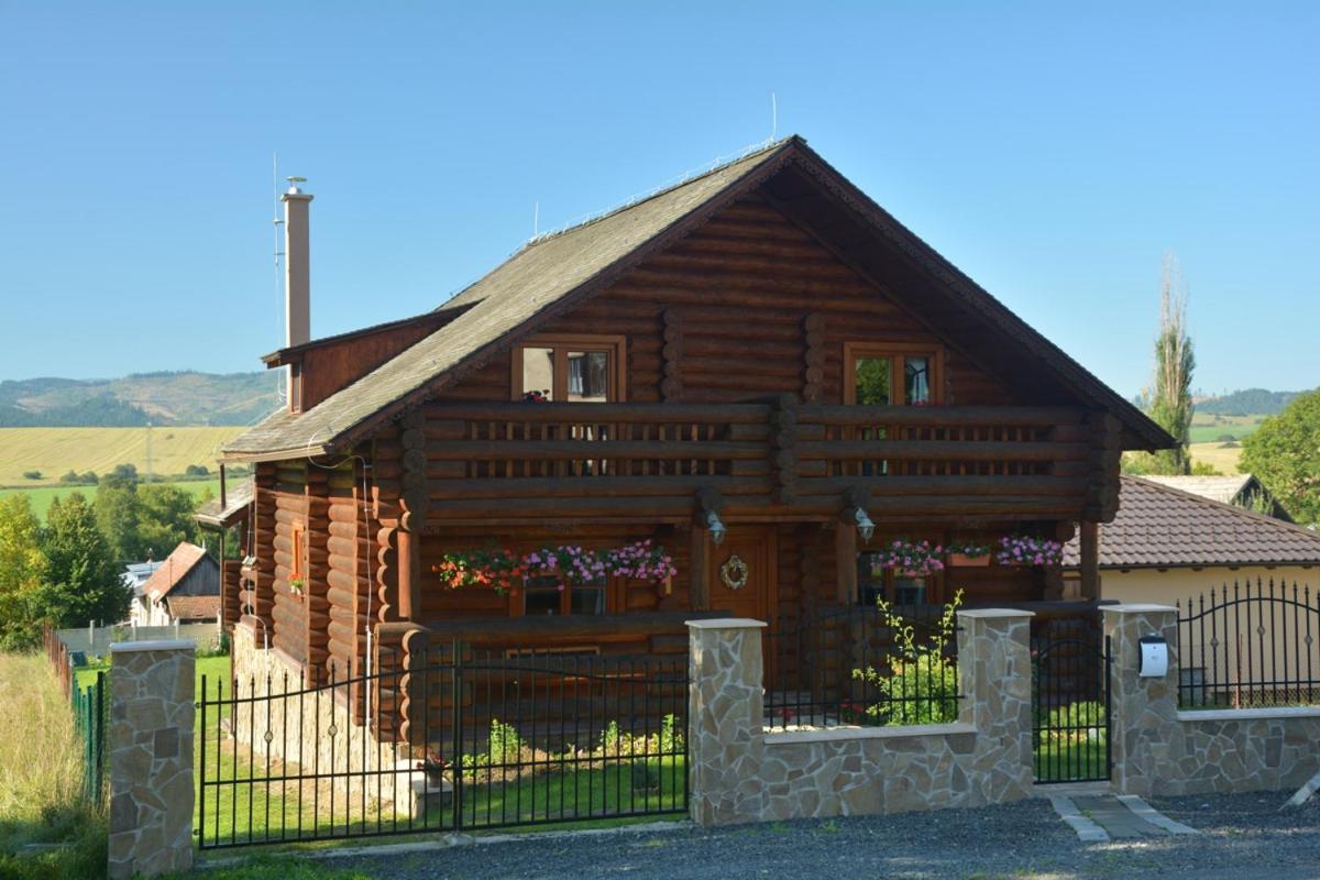 Trinity Log Cabin Wellness Resort สตราบา ภายนอก รูปภาพ