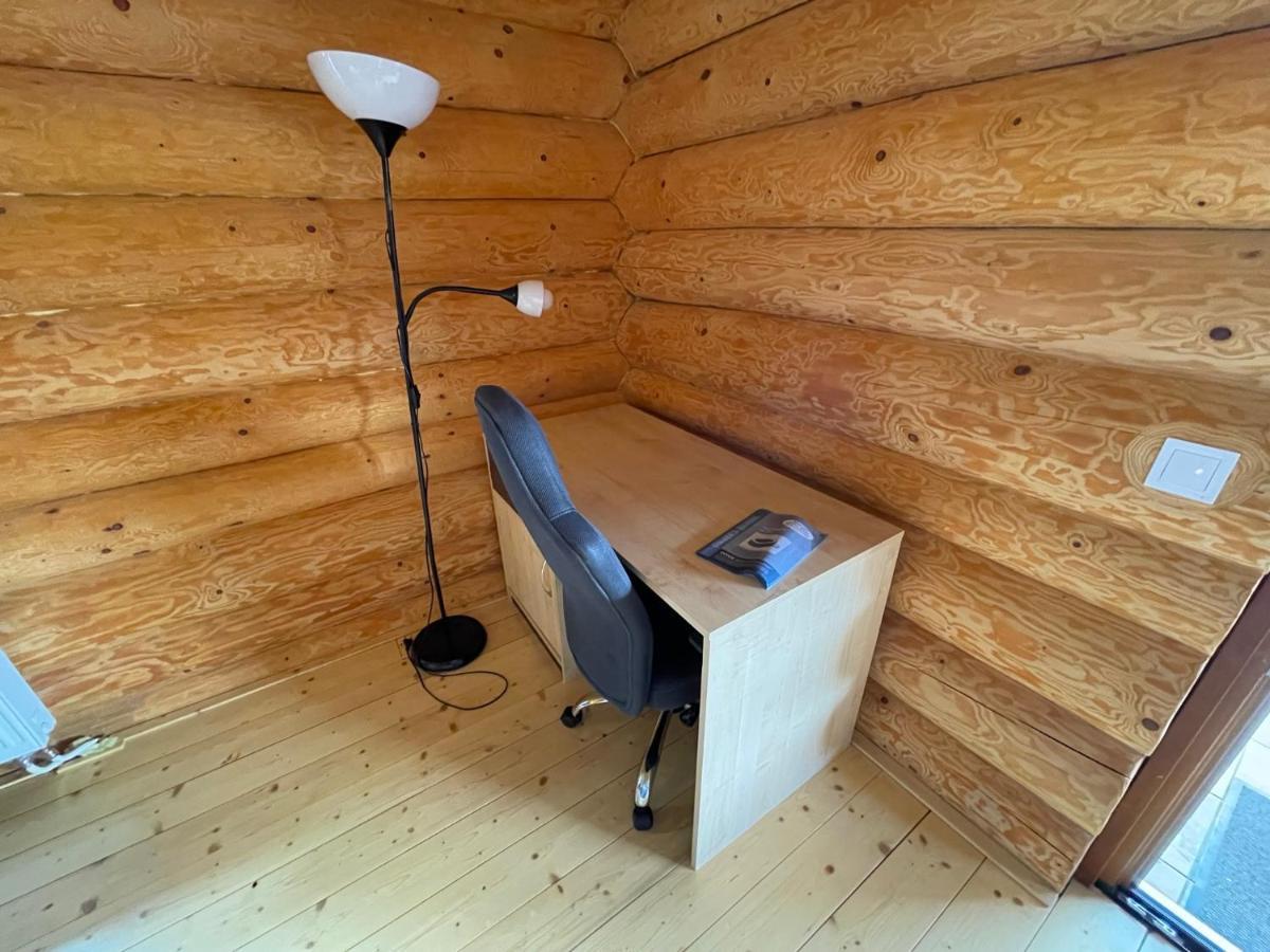 Trinity Log Cabin Wellness Resort สตราบา ภายนอก รูปภาพ