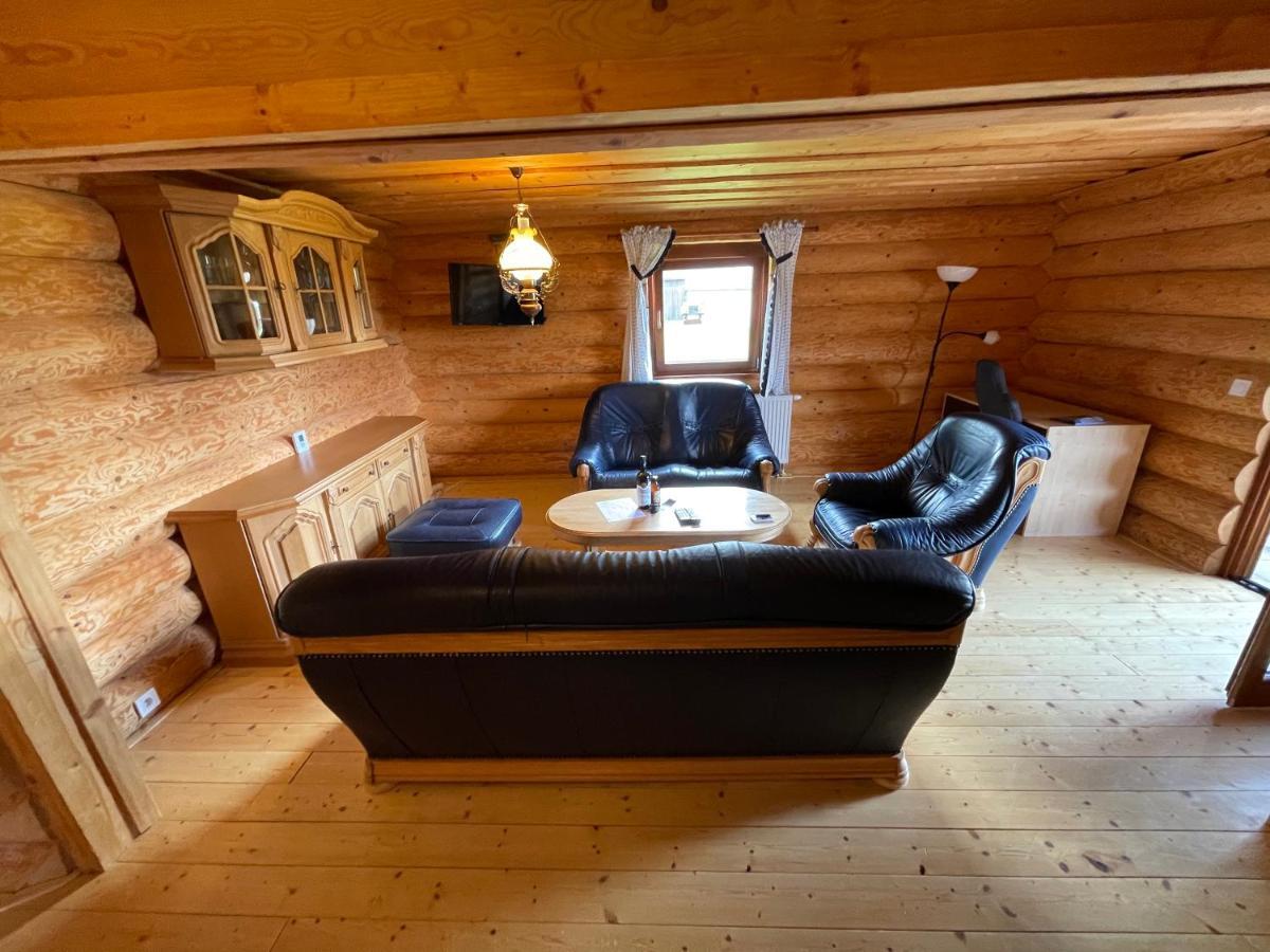 Trinity Log Cabin Wellness Resort สตราบา ภายนอก รูปภาพ