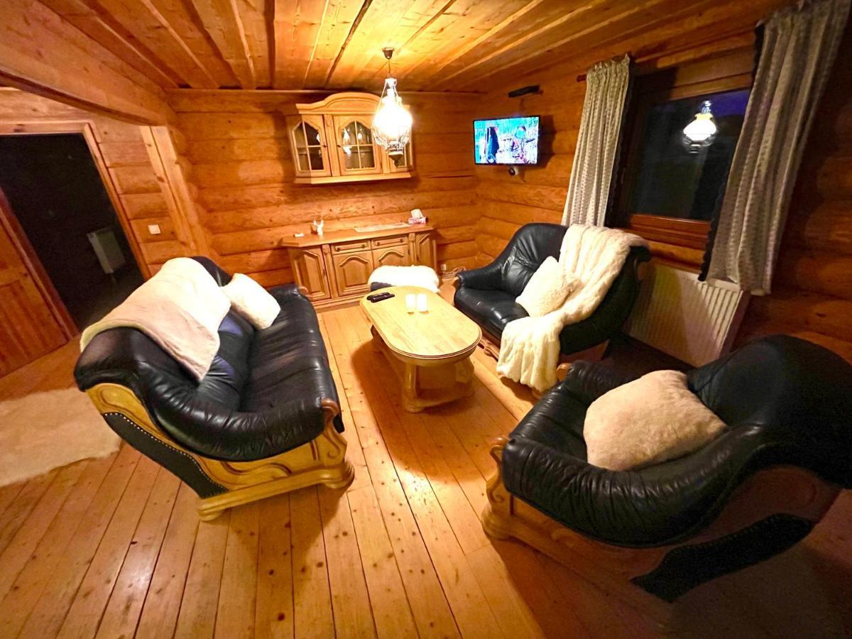 Trinity Log Cabin Wellness Resort สตราบา ภายนอก รูปภาพ