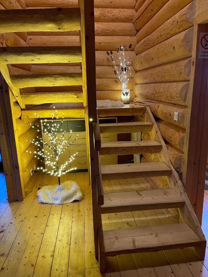 Trinity Log Cabin Wellness Resort สตราบา ภายนอก รูปภาพ